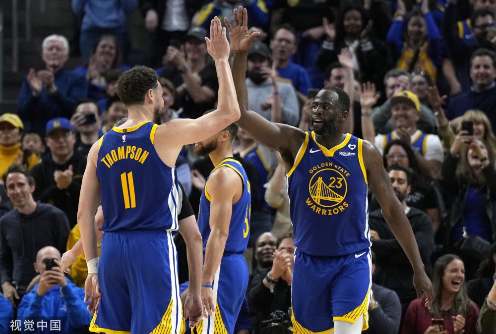 队敲响了警 队敲响了警